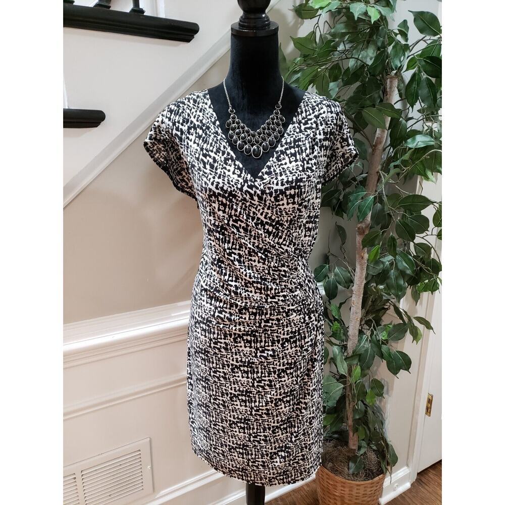 AA Studio AA Women's Black & White V-Neck Short Sleeve Knee Length Dress 18W